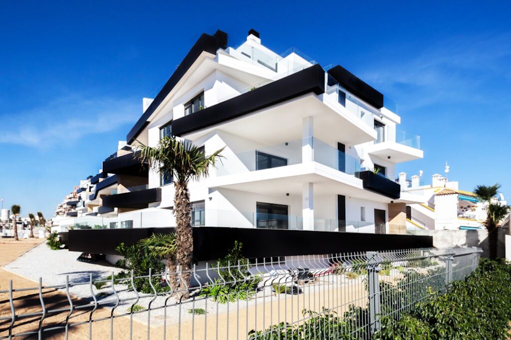 Conditions for obtaining residence permit for real estate in Spain
